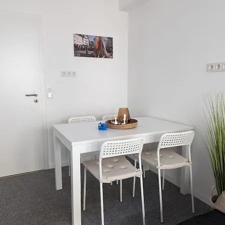 Center - 2 Kueche - Lullus Apartment